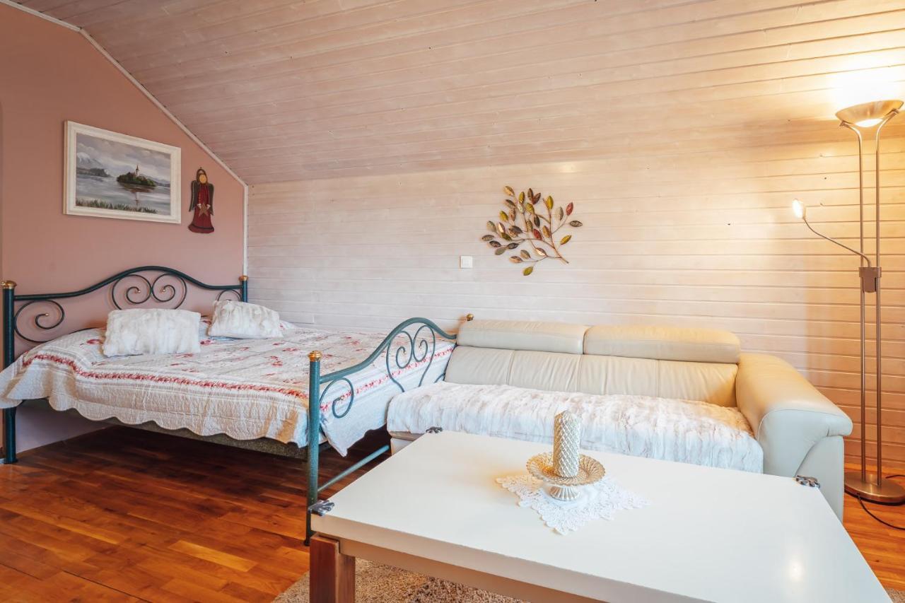 Apartma Borovc Mojstrana Exterior photo