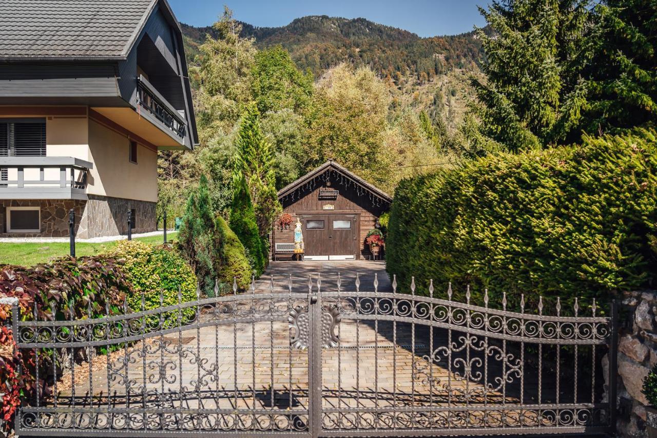 Apartma Borovc Mojstrana Exterior photo
